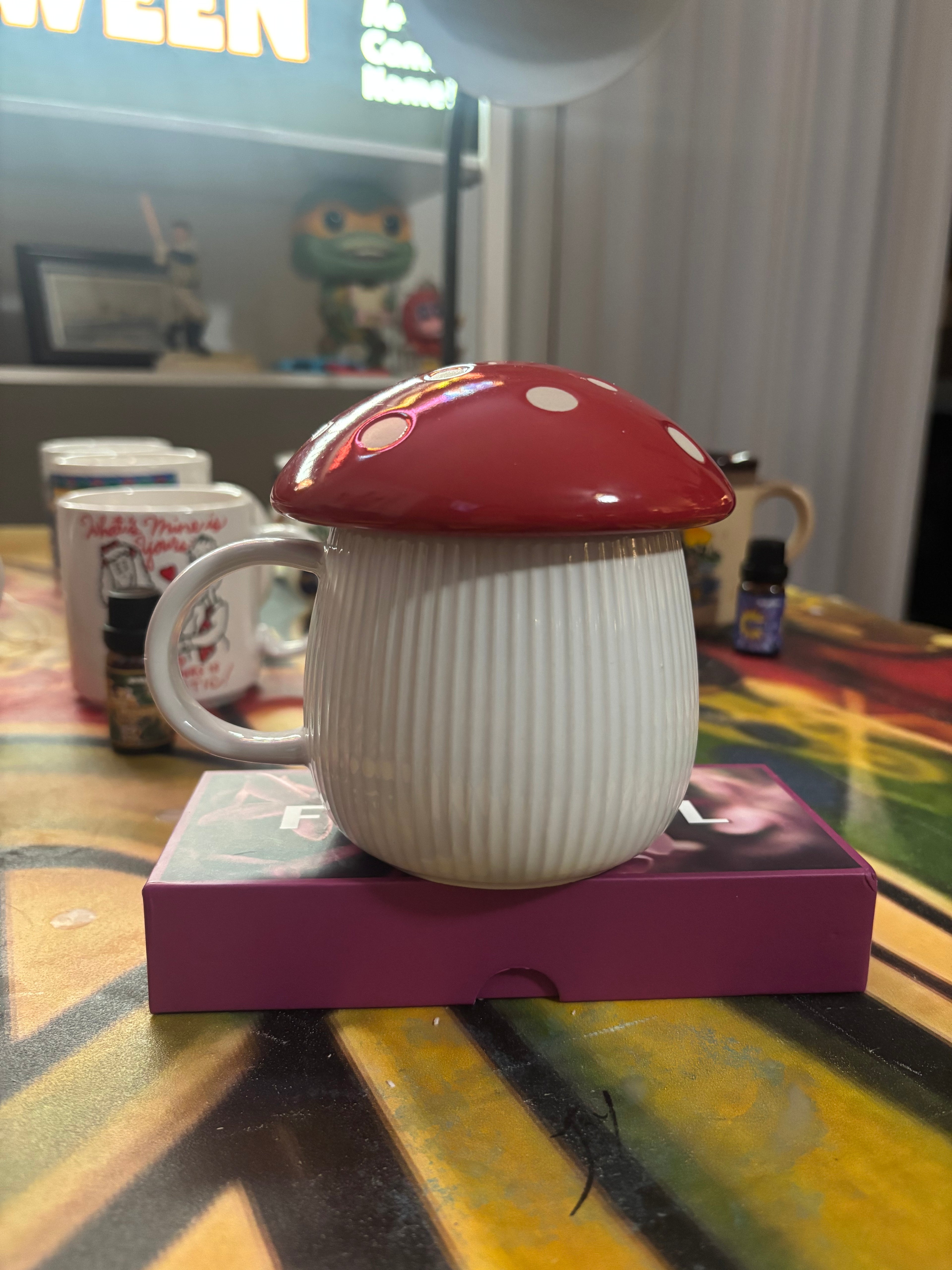 Mushroom coffee mug candle with mushroom topper: Scented: Lilac